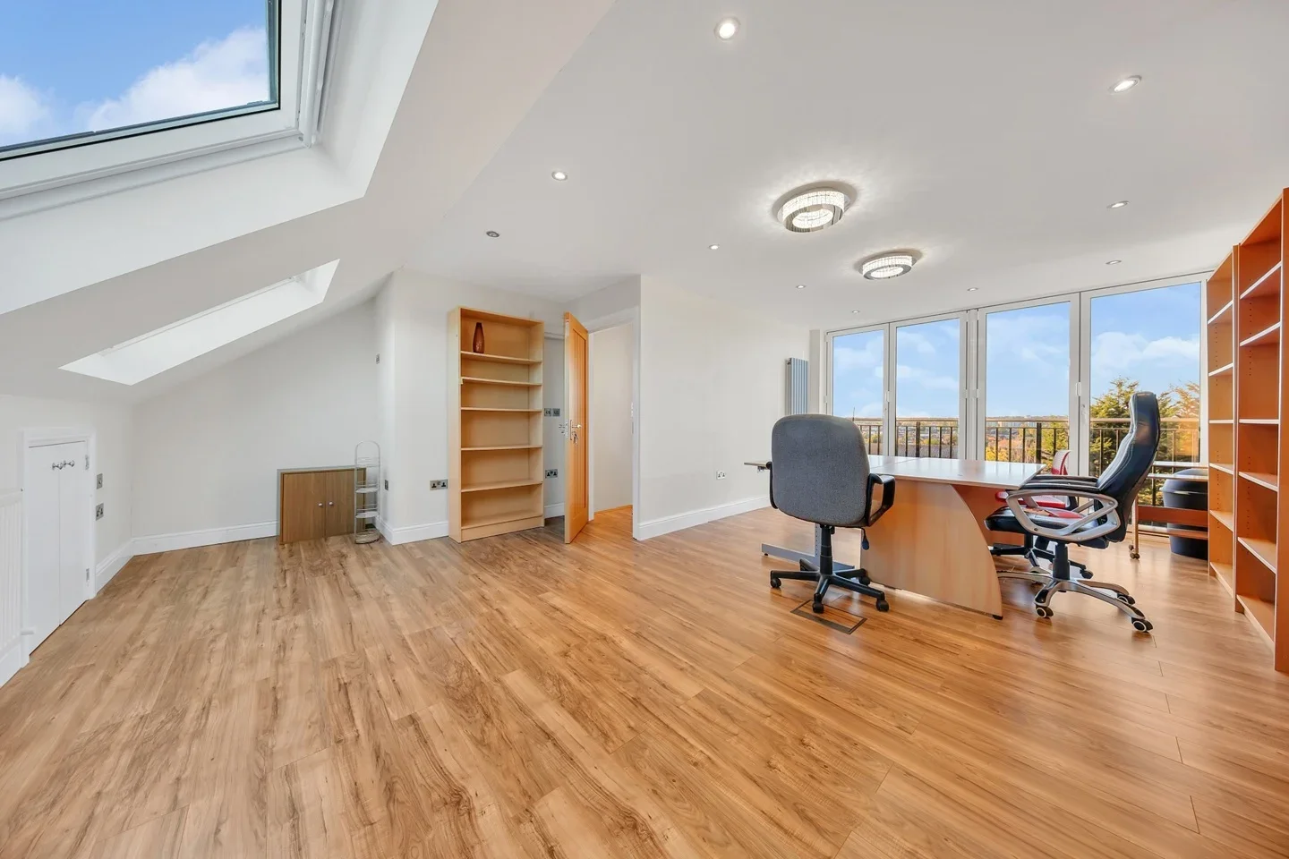 House Herent Drive in Greater London