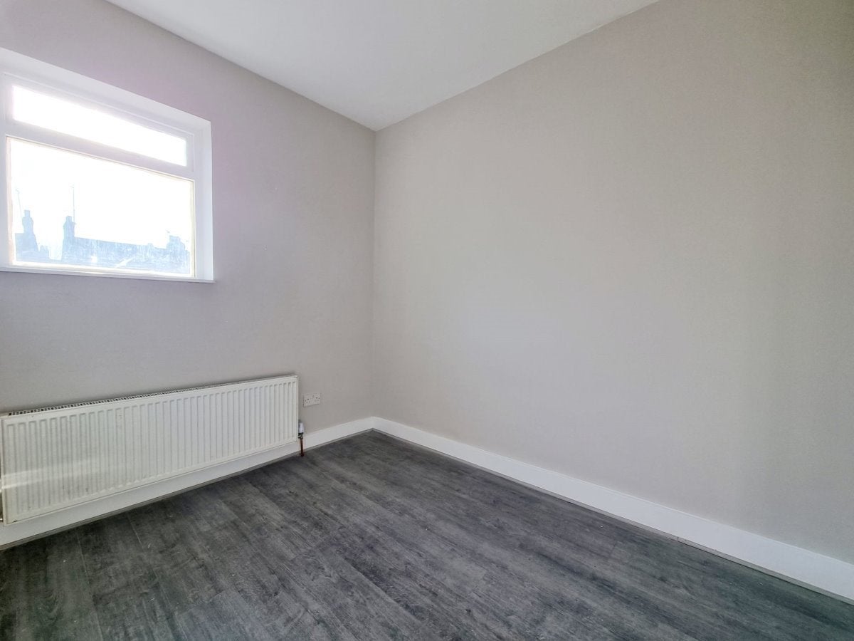 Flat Hampden Road in Greater London