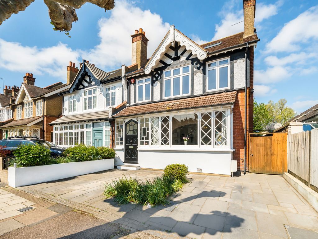 House Christchurch Avenue in Greater London