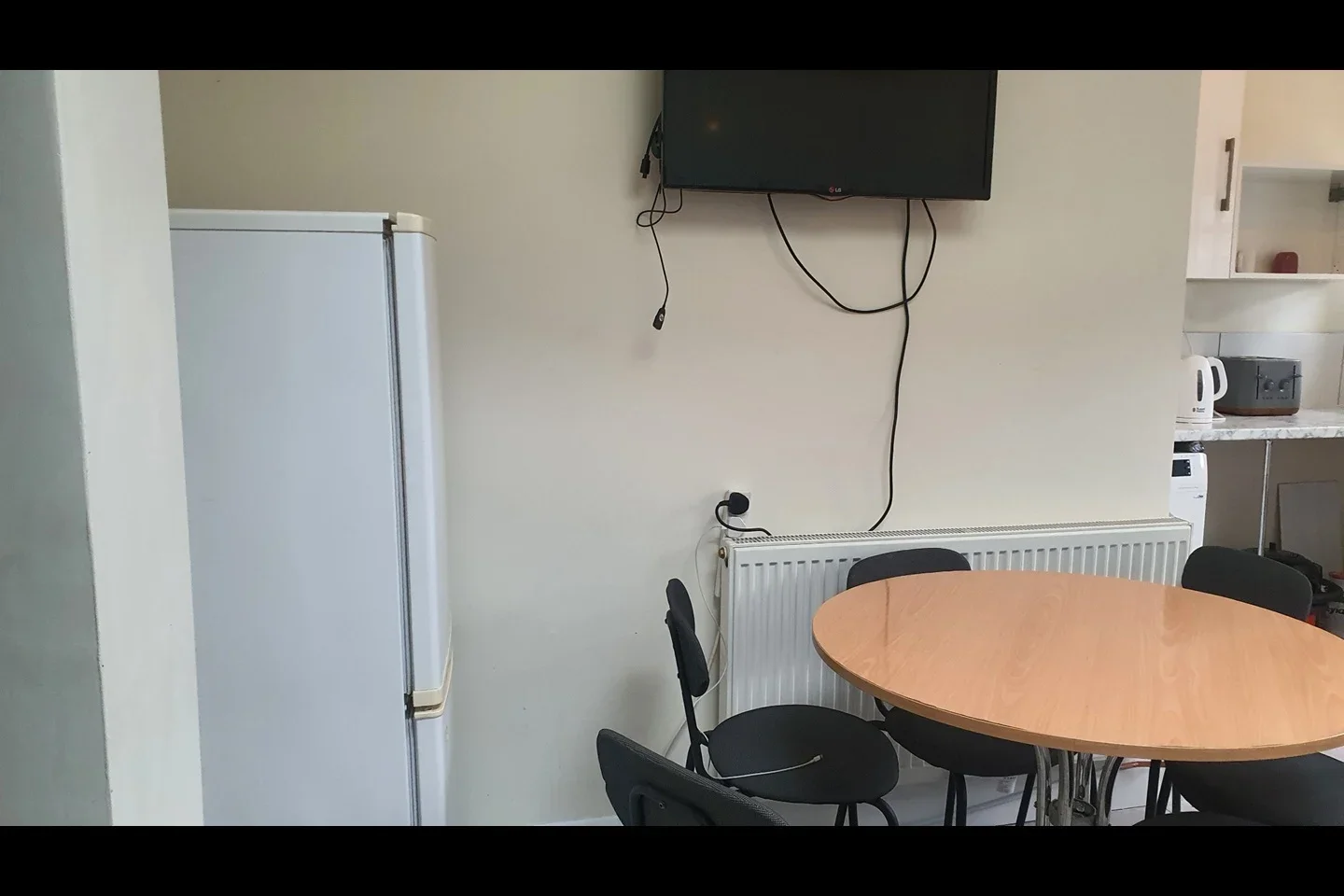 Room Sudbury Heights Avenue in Greater London