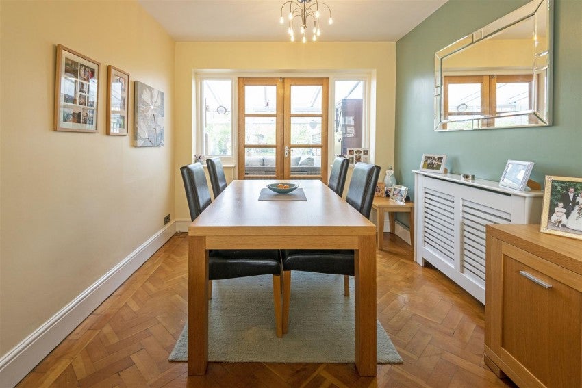 House Earlshall Road in Greater London