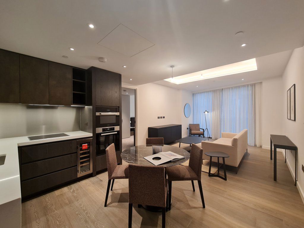 Flat Carnation Way in Greater London