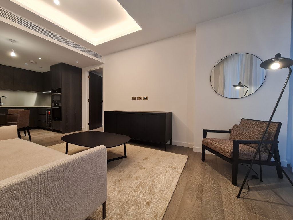 Flat Carnation Way in Greater London