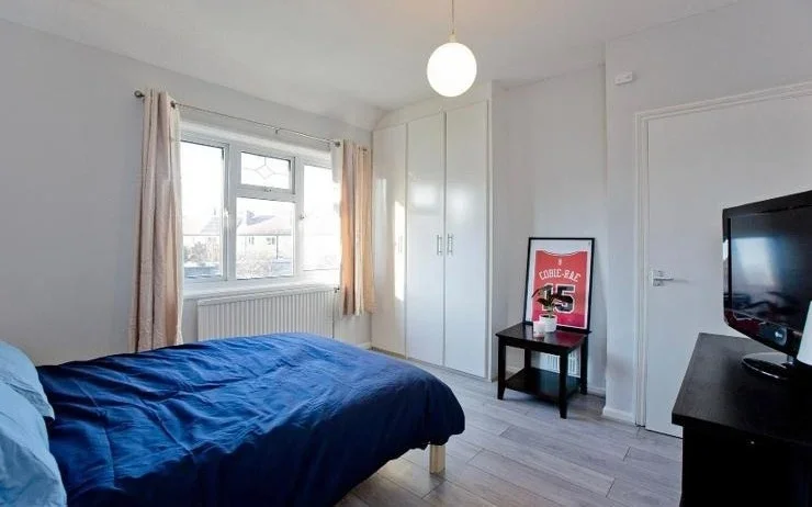 Room Henningham Road in Greater London