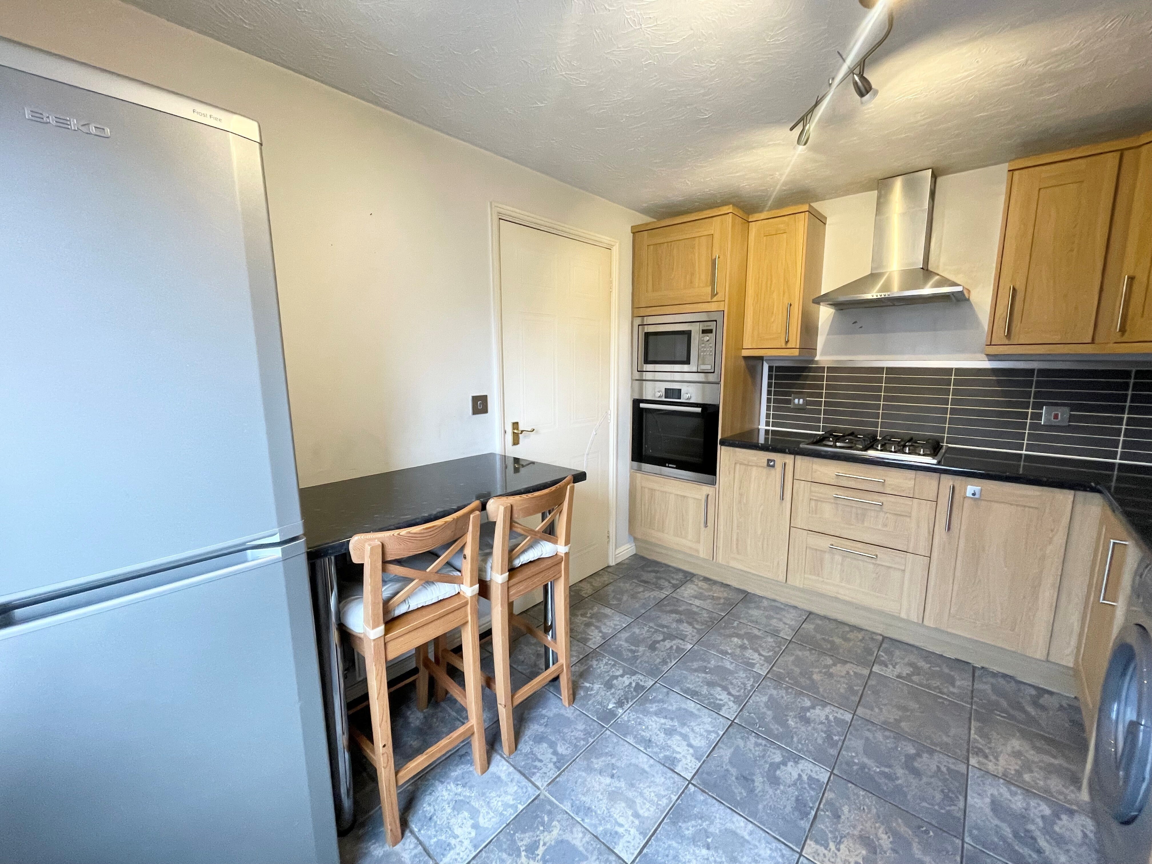 House Price Close West in Warwick