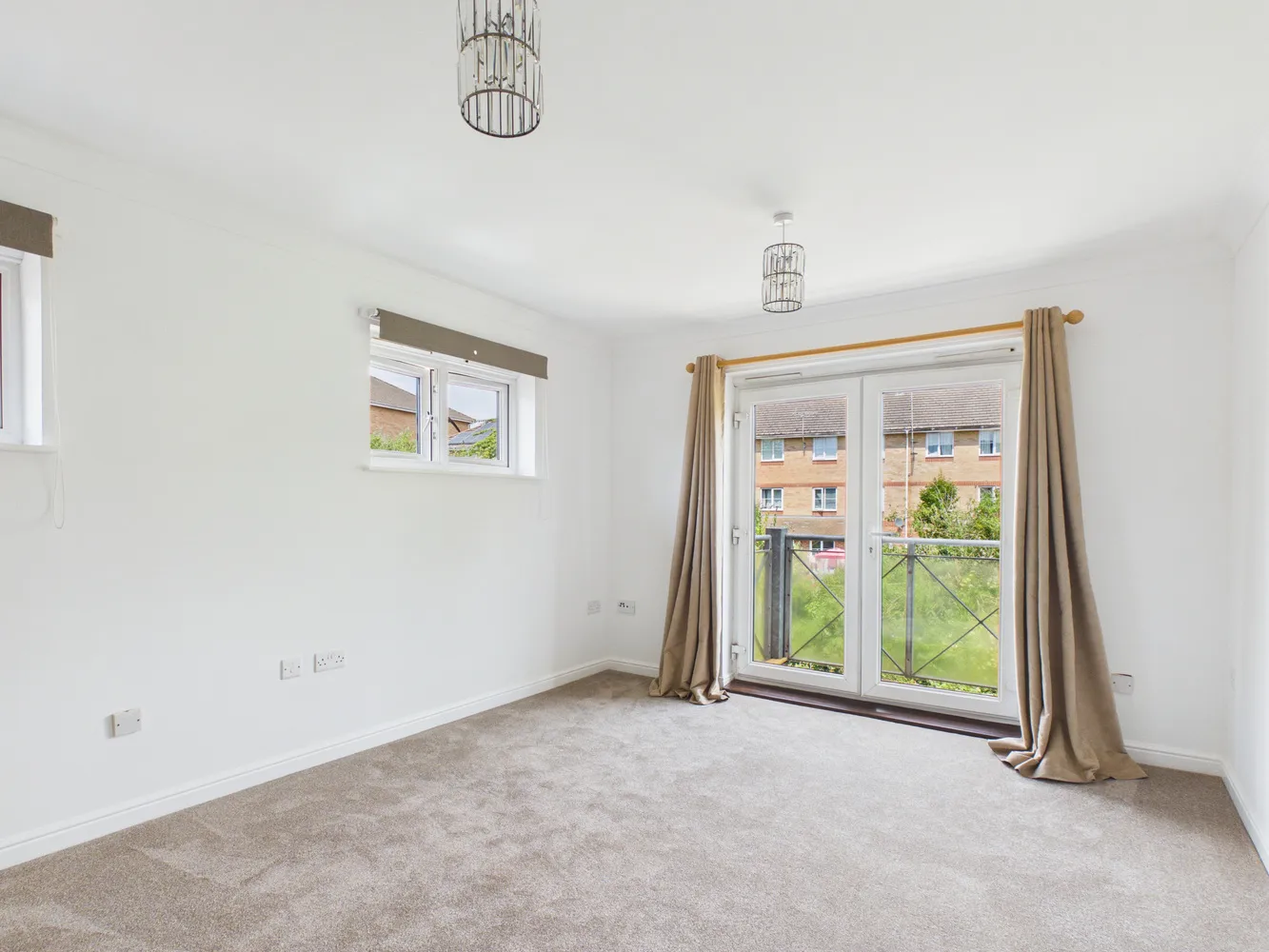 Flat Coopers Rise in High Wycombe Community Board