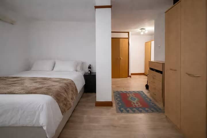 Flat Shad Thames in Greater London