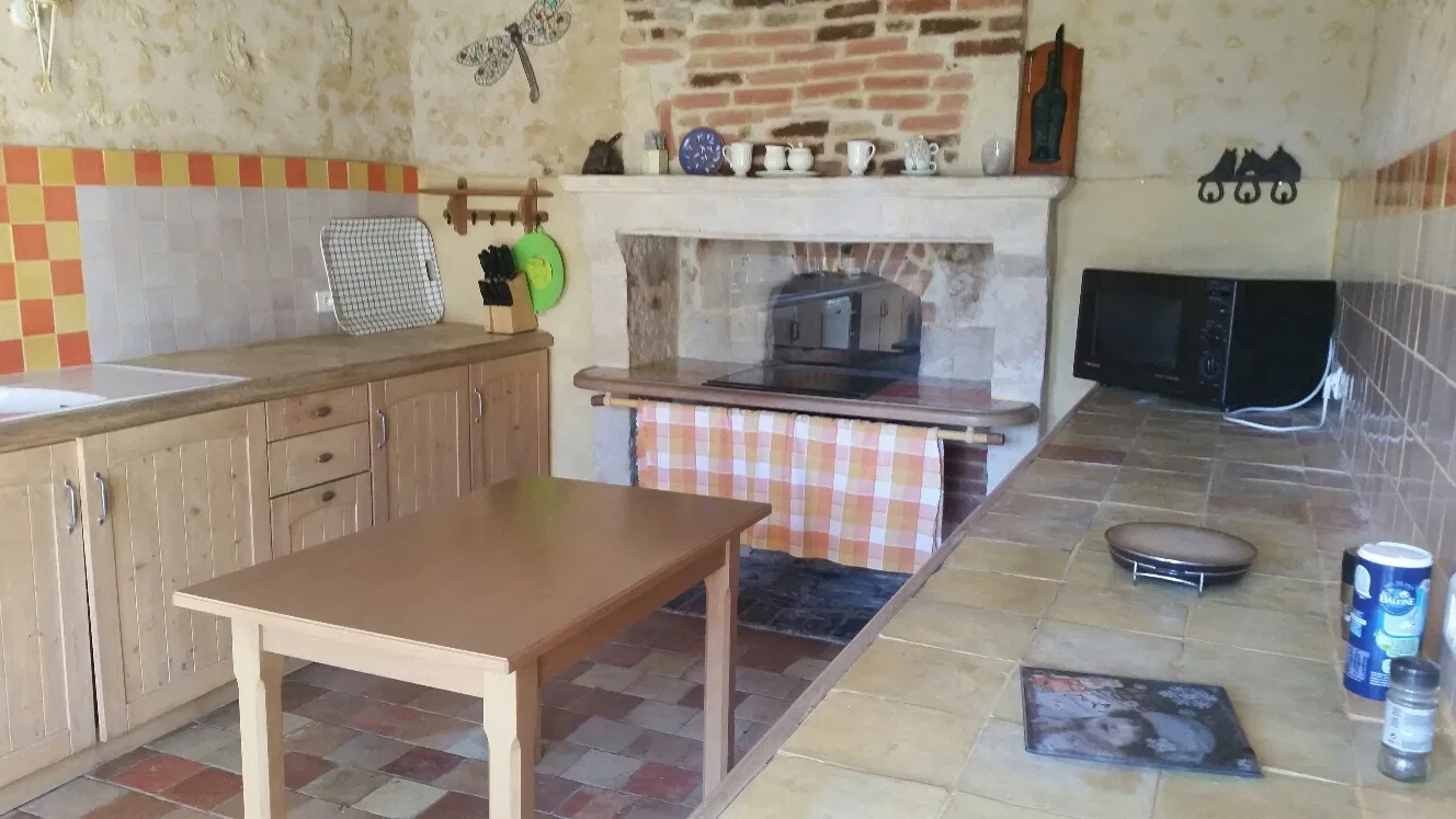 House D 211 in Bellou-le-Trichard