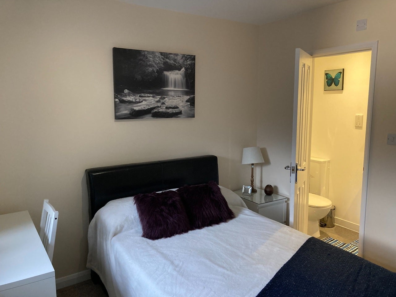 Room Princess Road in Woking