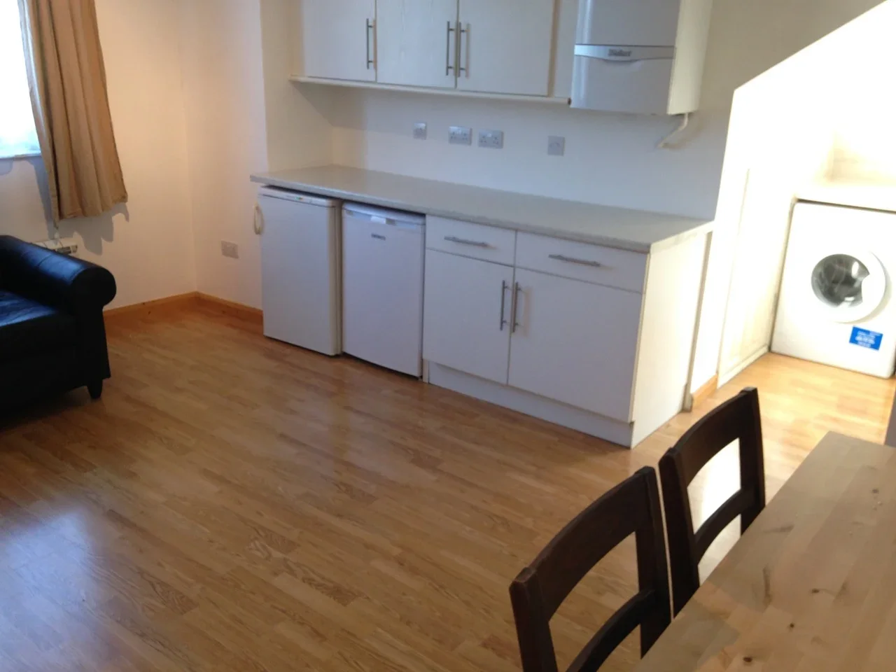 Flat Craven Avenue in Greater London