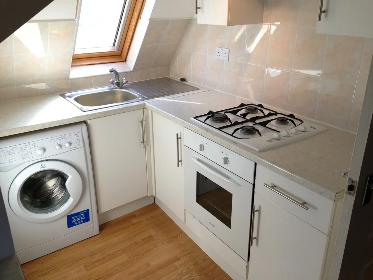 Flat Craven Avenue in Greater London