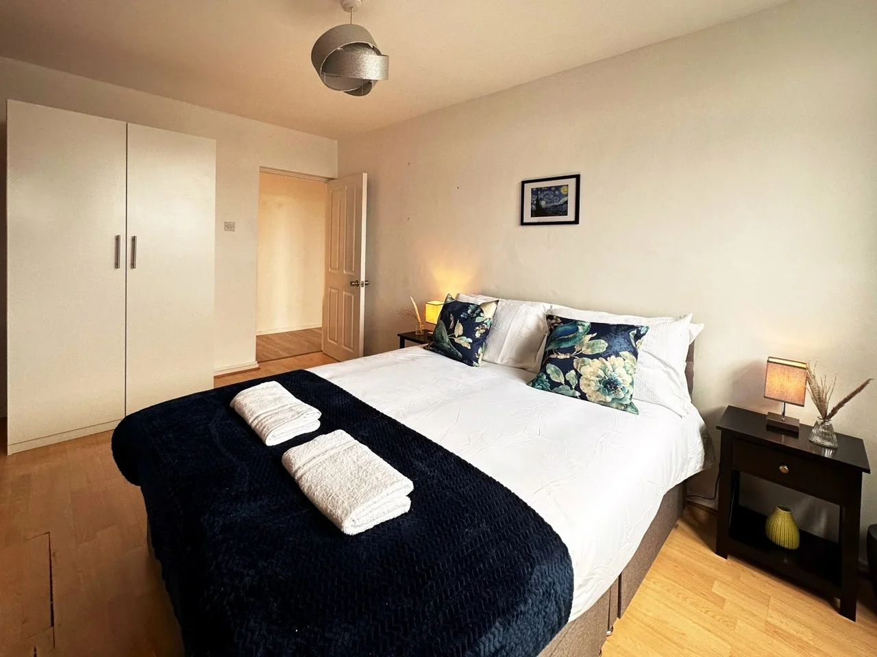 Room Grove Park Road in Greater London