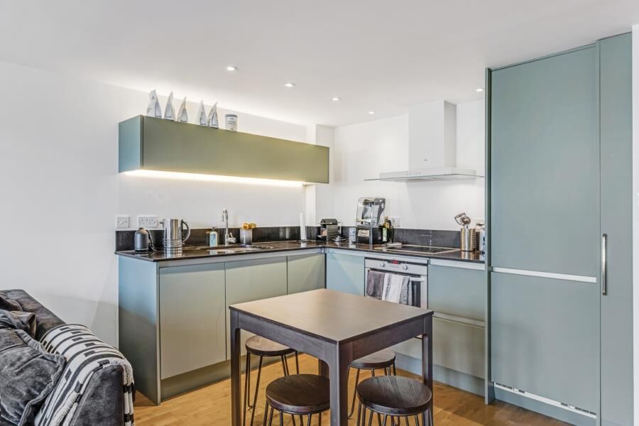 Flat Albert Street in Greater London