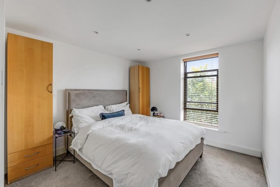 Flat Albert Street in Greater London