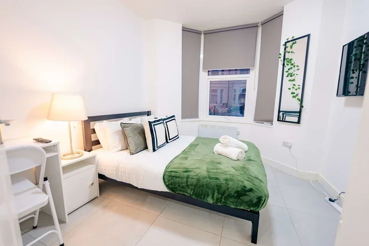 Flat Inverness Place in Cardiff