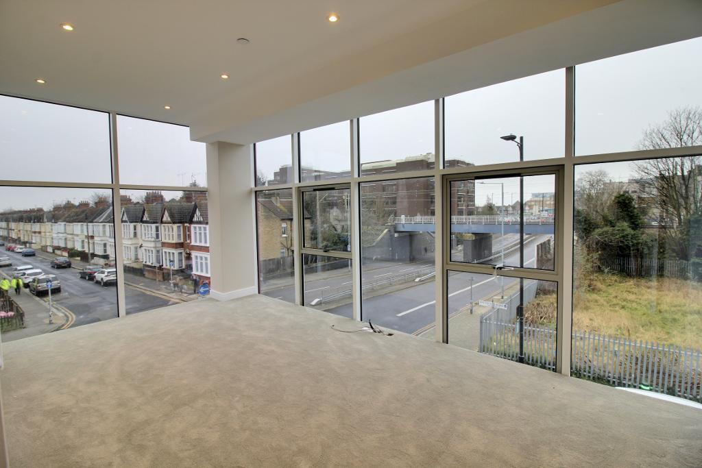 Flat Warrior Square in Southend-on-Sea