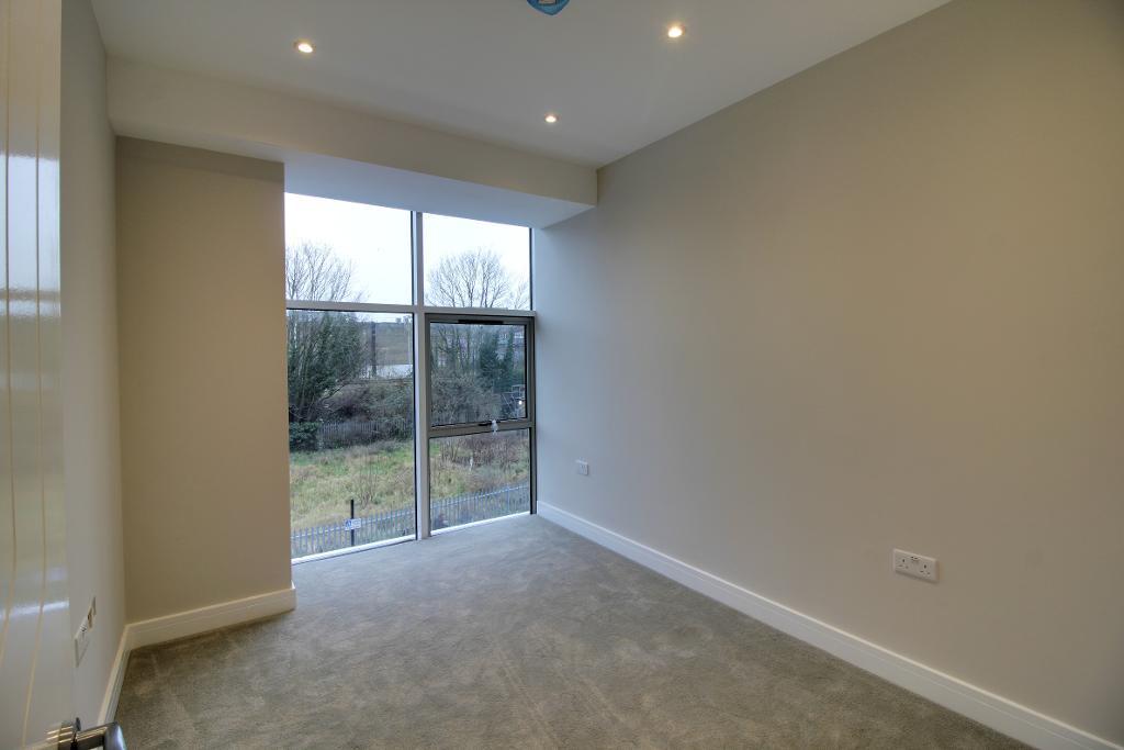 Flat Warrior Square in Southend-on-Sea