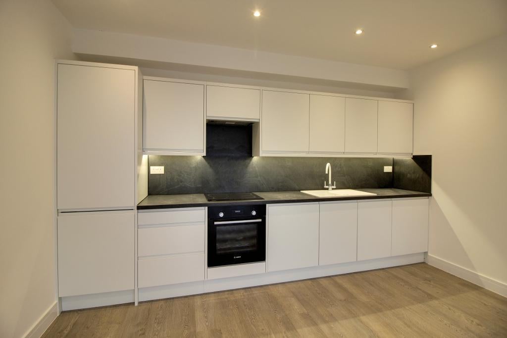 Flat Warrior Square in Southend-on-Sea