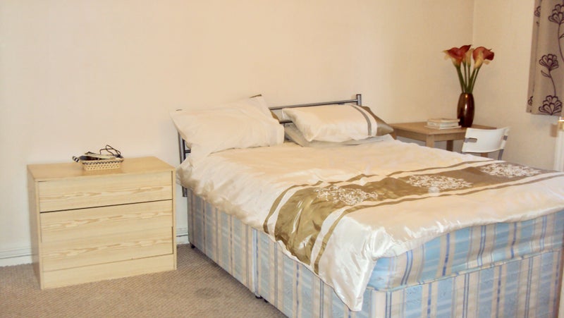 Flat Fort Road in Greater London