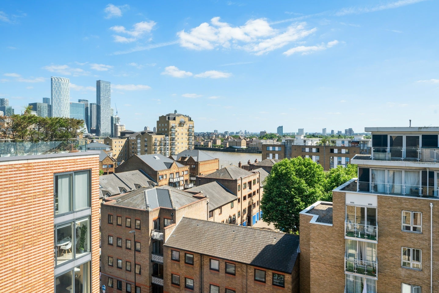 Room Branch Road in Greater London
