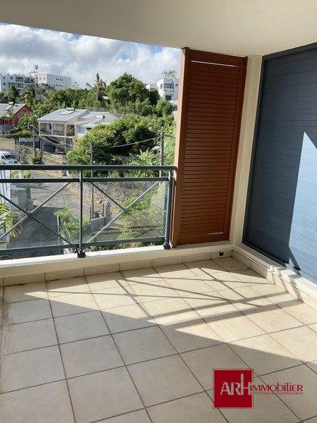 Flat Chemin de la Source in Saint-Denis