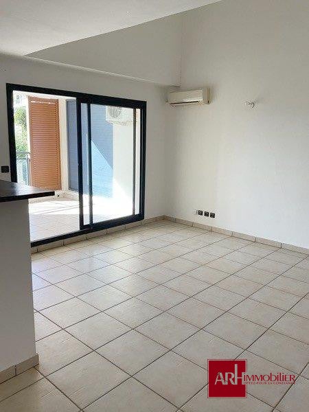Flat Chemin de la Source in Saint-Denis