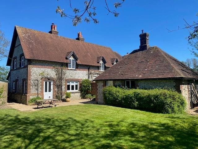 House Hempland Lane in East Hampshire