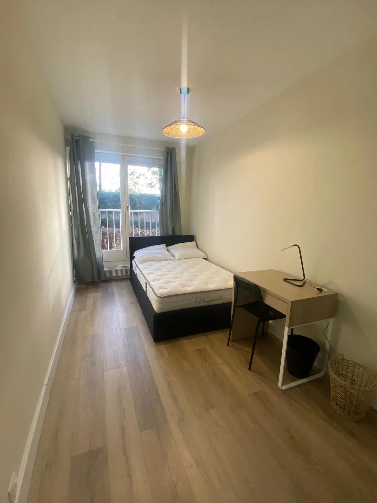 Chambre Rue des Trois Moulins à Melun