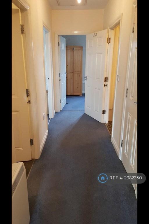Flat Trinity Lane in Hinckley and Bosworth