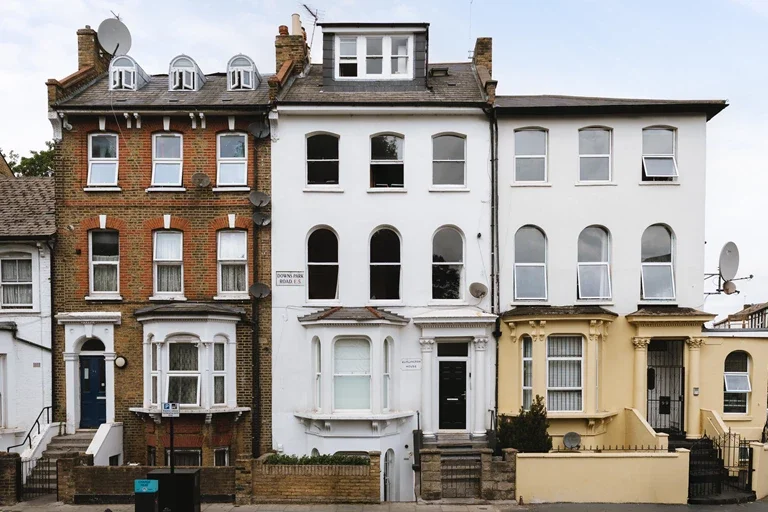 Flat Downs Park Road in Greater London