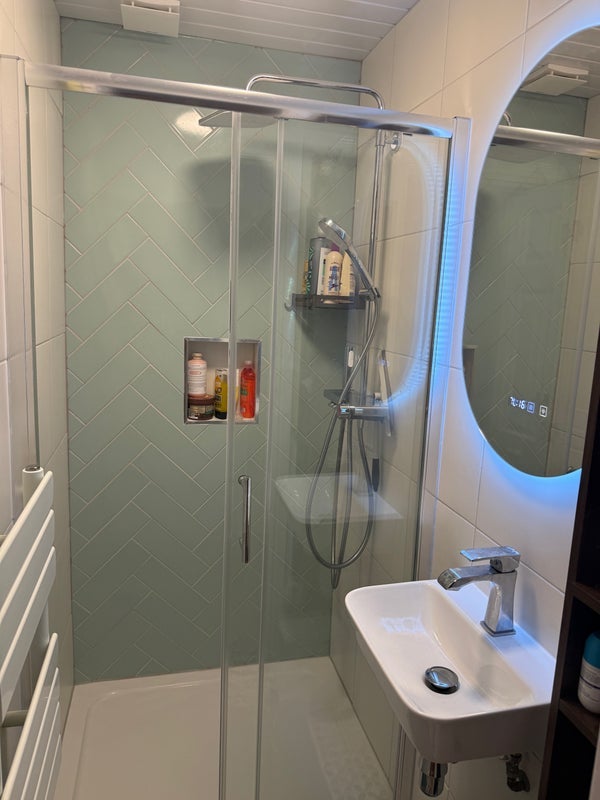 Room Transom Close in Greater London