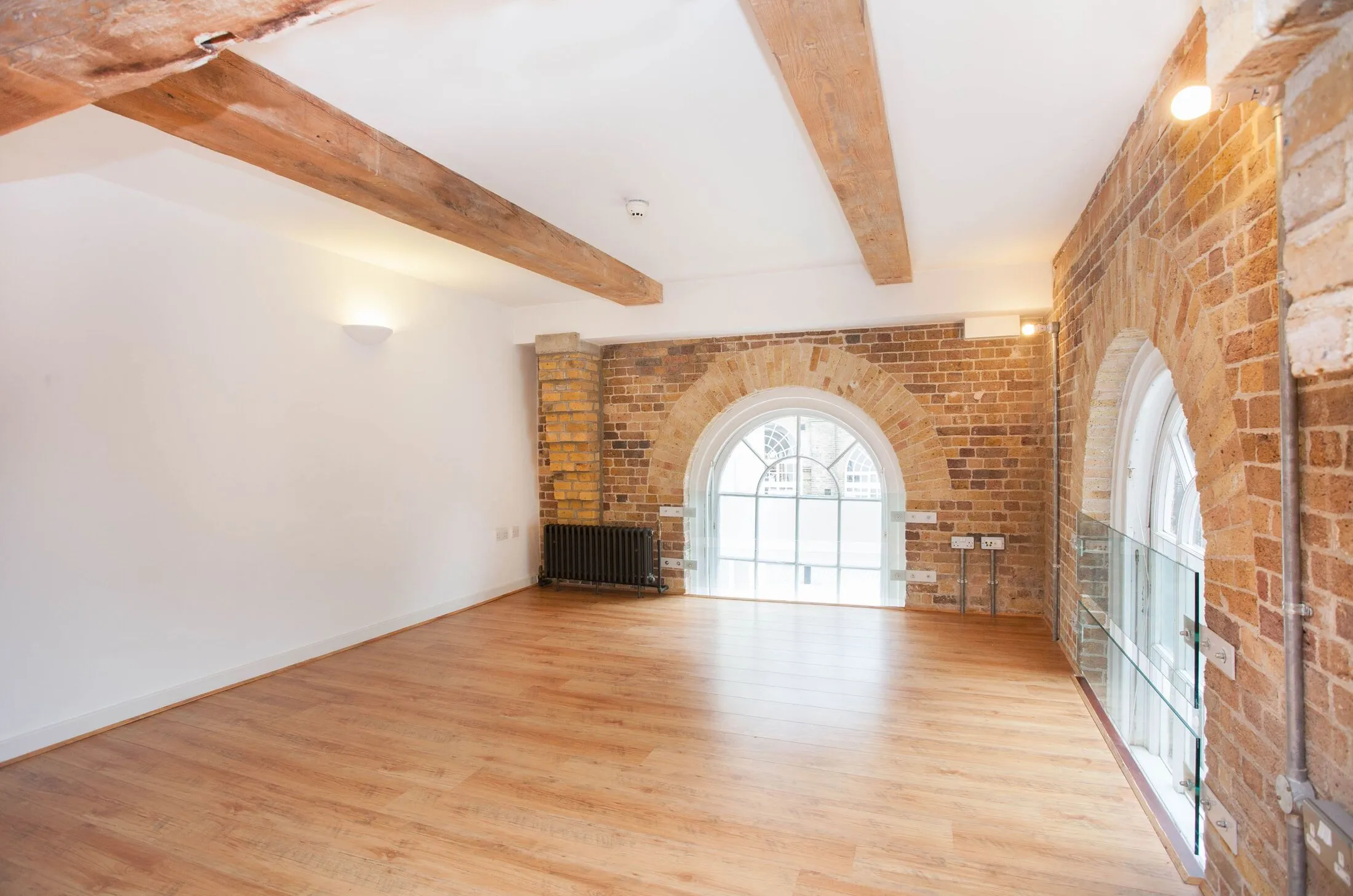Flat Cadogan Road in Greater London