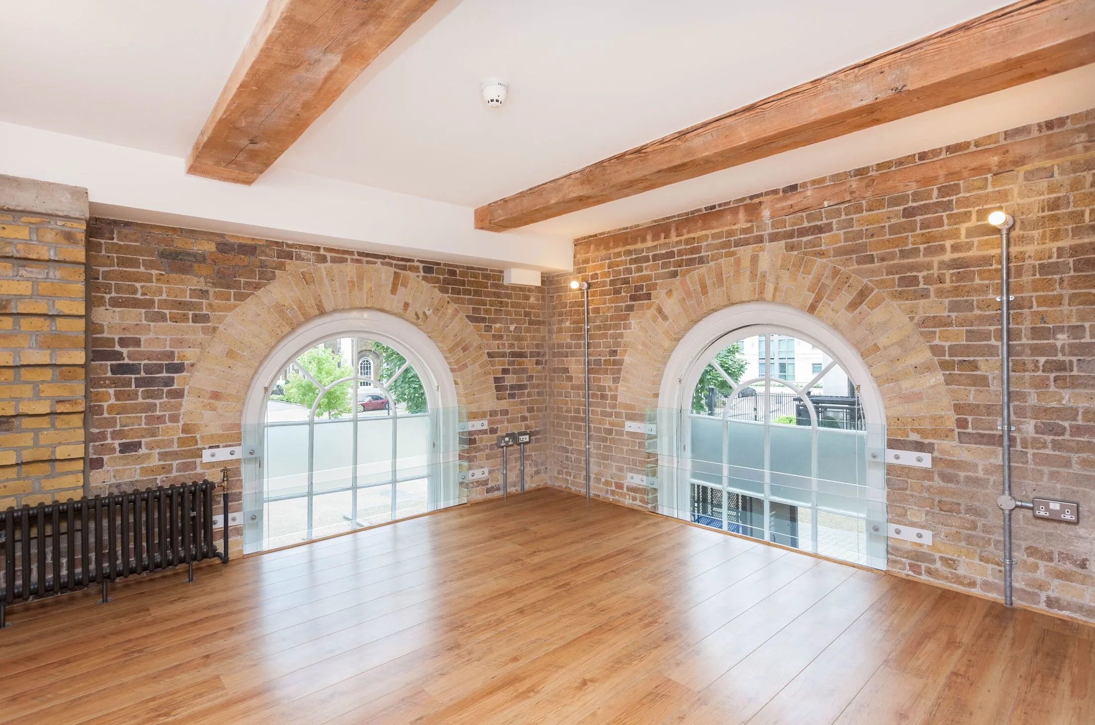 Flat Cadogan Road in Greater London