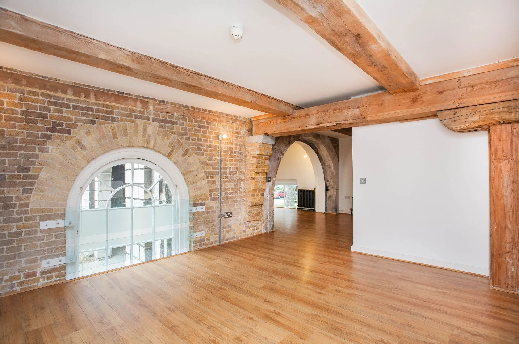 Flat Cadogan Road in Greater London