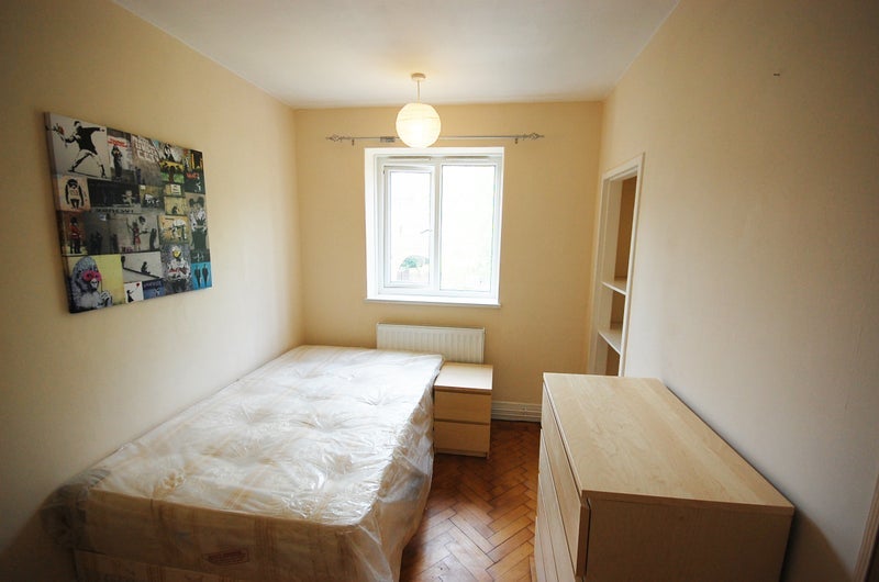 Room St. John's Drive in Greater London