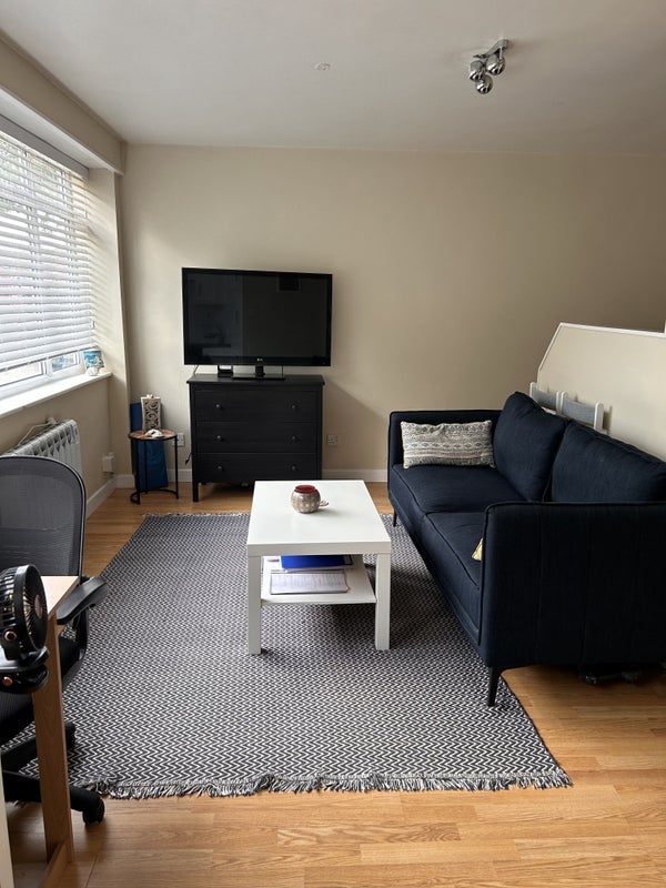 Flat Harborne Park Road in Birmingham