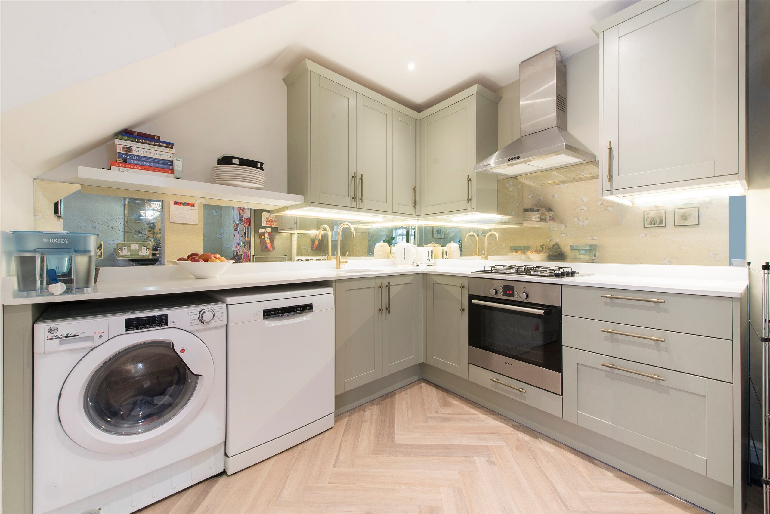 Flat Malvern Mews in Greater London