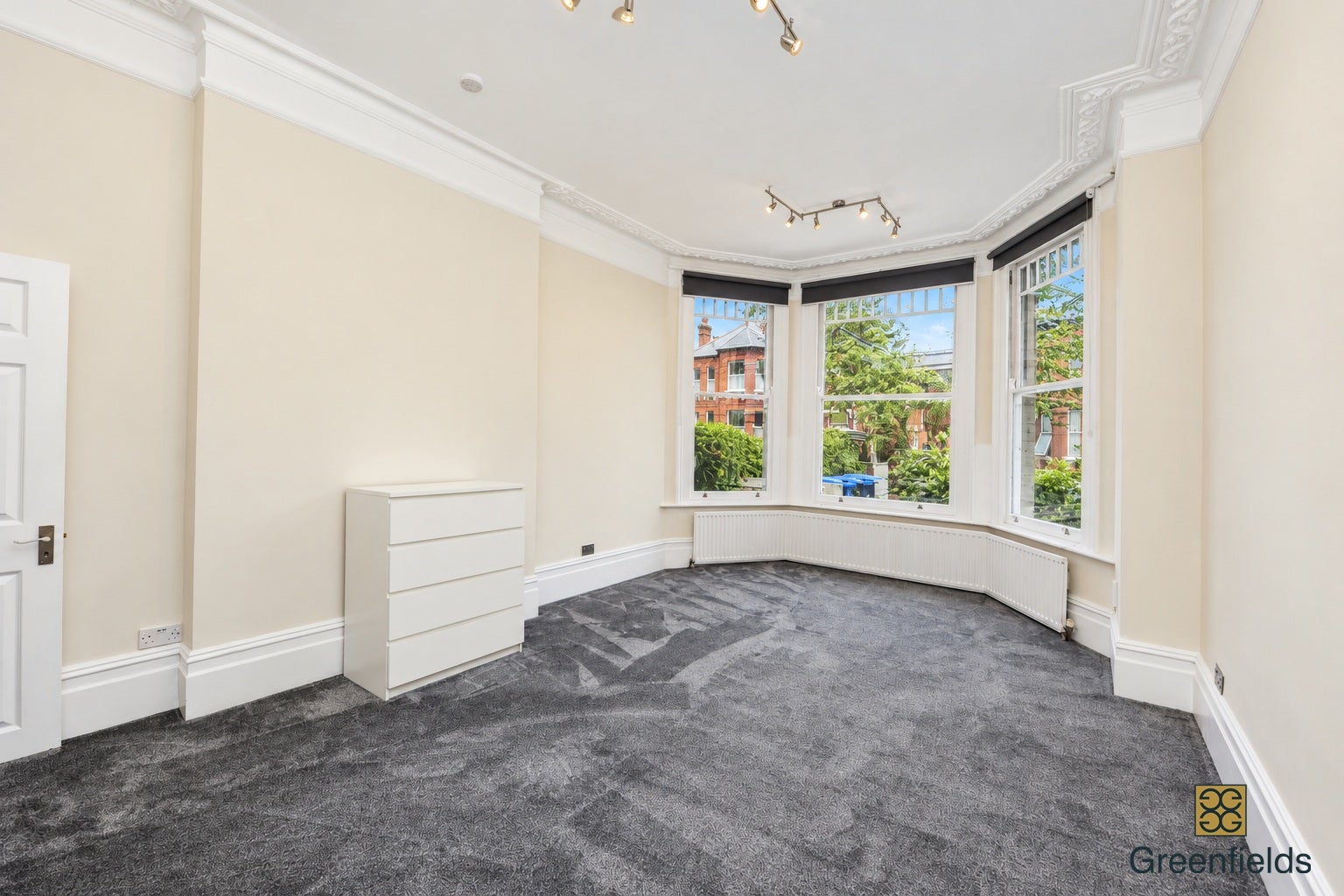 Flat Chelston Approach in Greater London