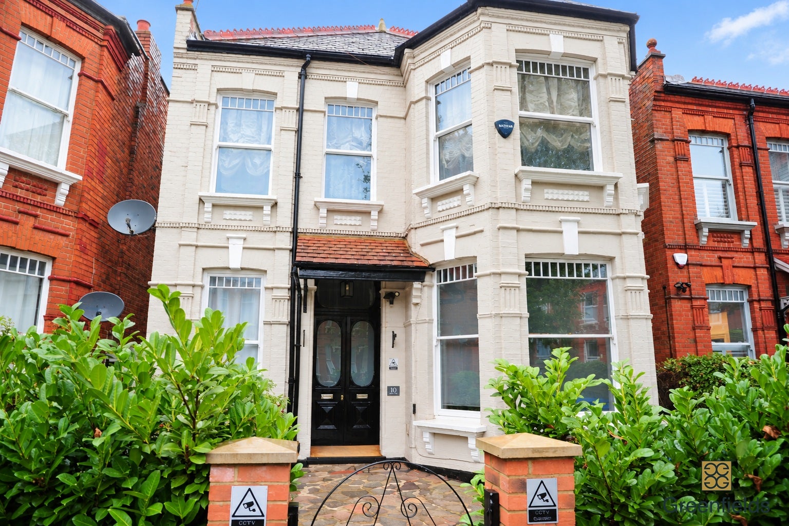 Flat Chelston Approach in Greater London
