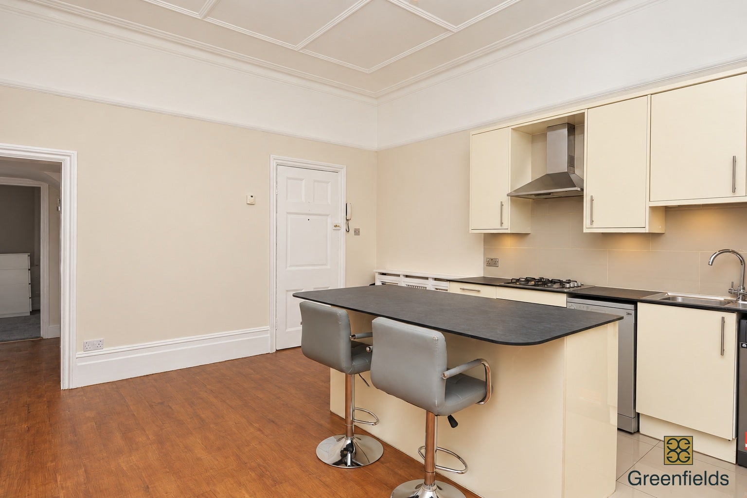 Flat Chelston Approach in Greater London