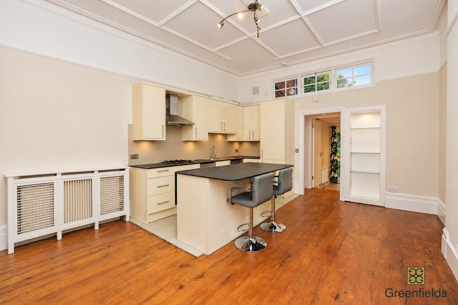 Flat Chelston Approach in Greater London