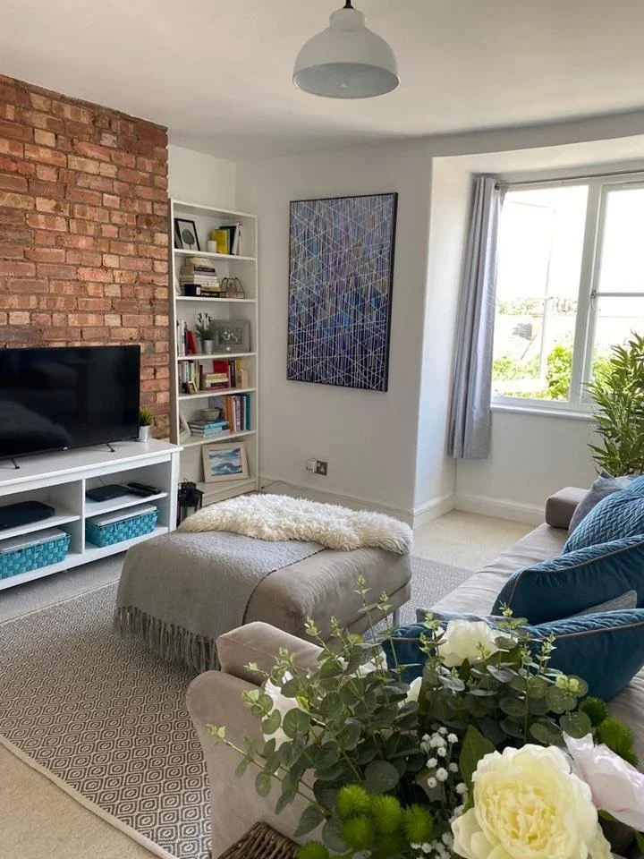 Flat Winchester Avenue in Greater London