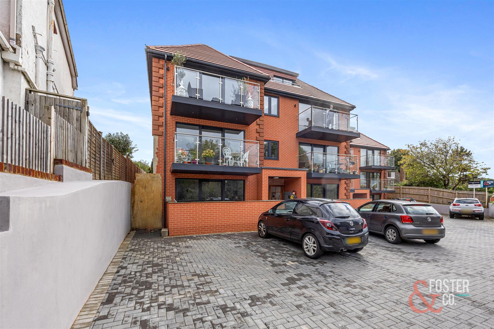 Flat Goldstone Crescent in Portslade by Sea
