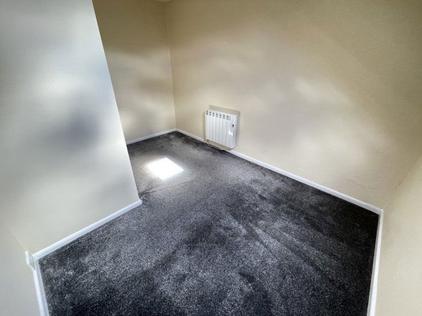 Flat Queen Street in North East Derbyshire