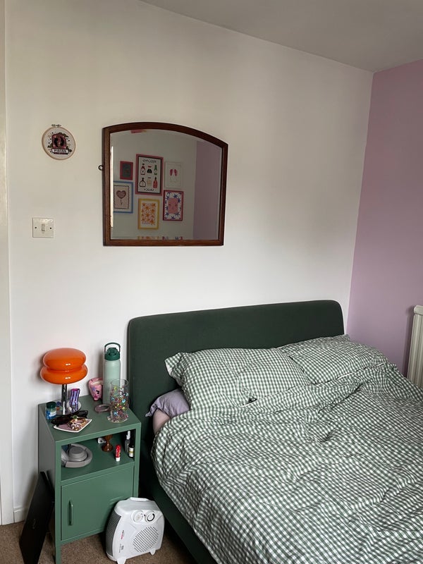 Room Cardinals Way in Greater London