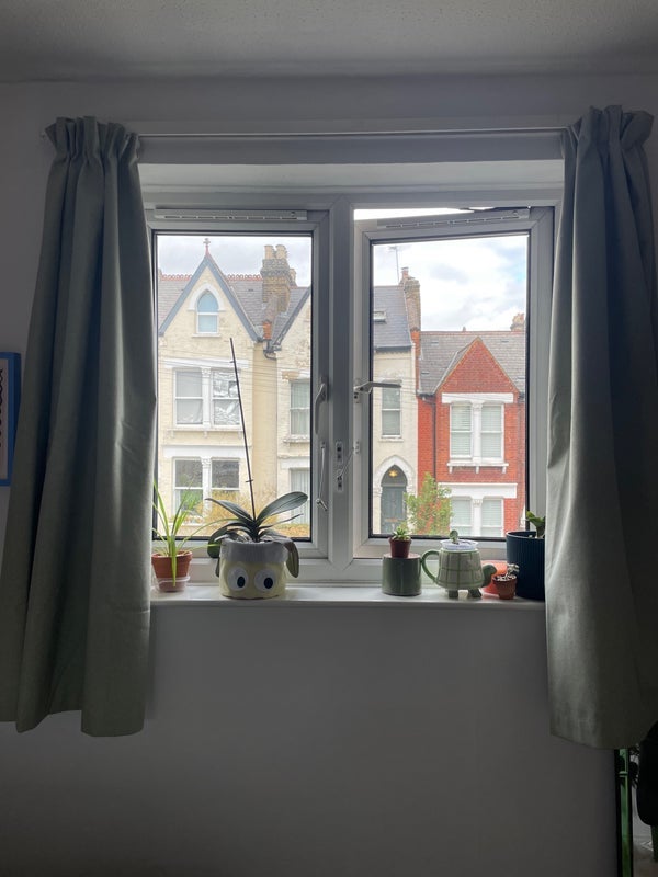 Room Cardinals Way in Greater London