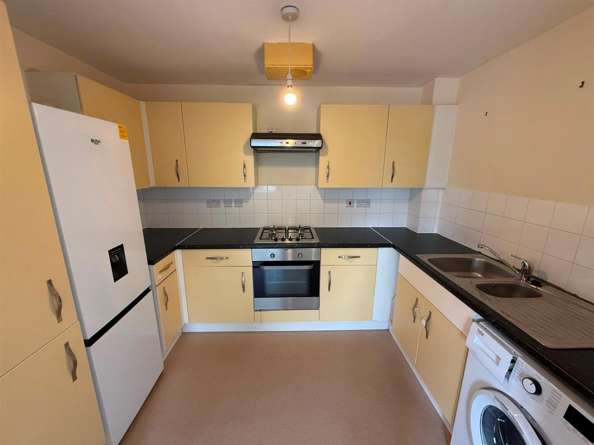 Flat Enstone Road in Greater London