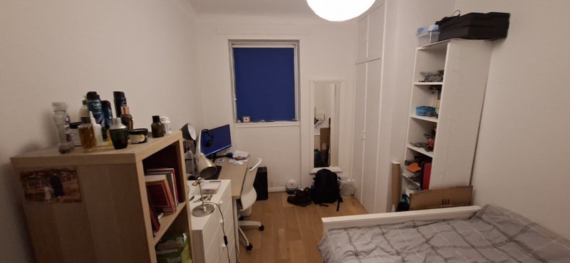 Room Sannox Gardens in Glasgow