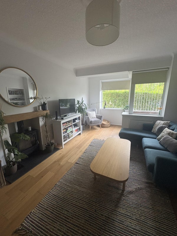 Room Sannox Gardens in Glasgow