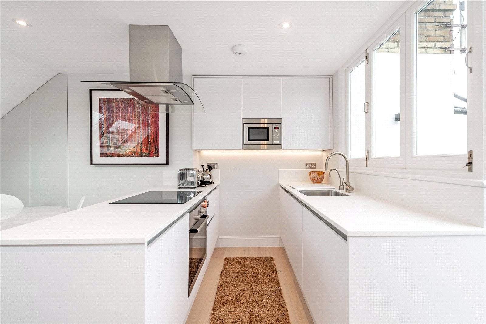Flat Ladbroke Road in Greater London